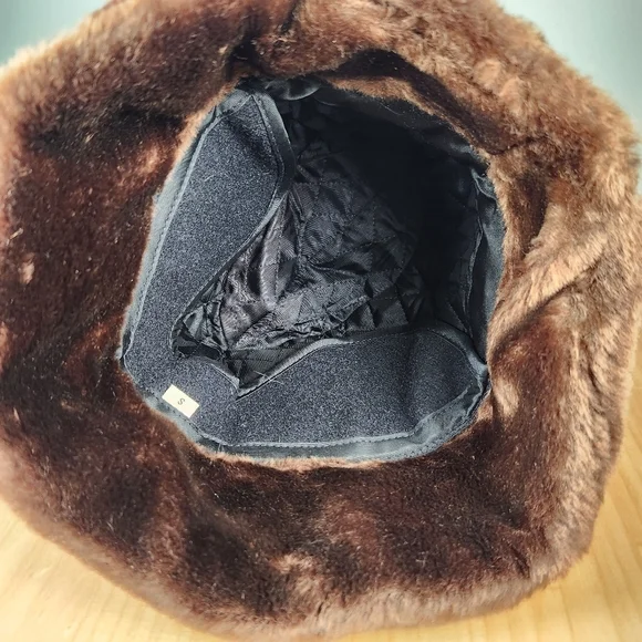 Pillbox Hat Women’s Small Brown Faux Fur Feather Lined Quilted Ear Flaps - Picture 4 of 9